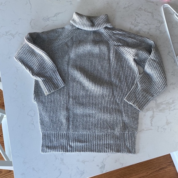 Aritzia Wilfred Free Lin Grey Turtleneck Sweater - Picture 4 of 7